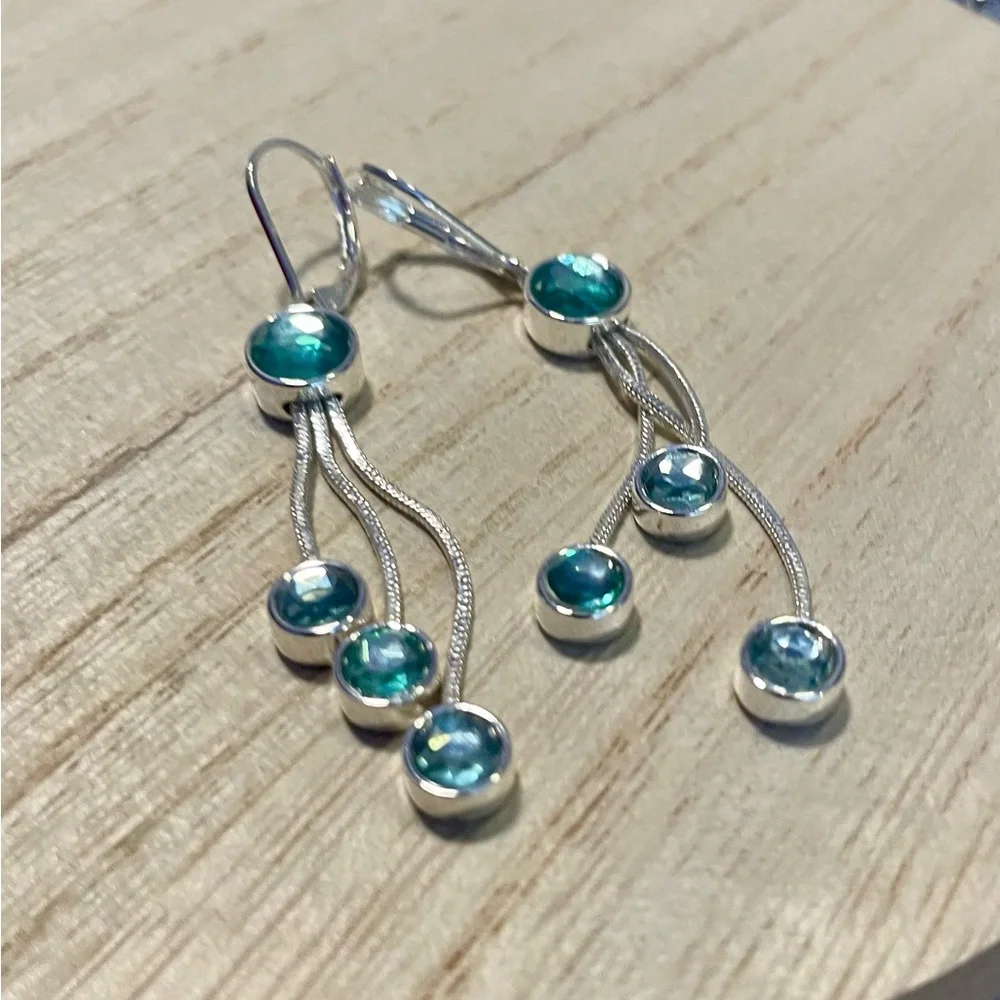 Silver Necklace, Pierced Earrings & Bracelet with blue gem stones. - Picture 9 of 11